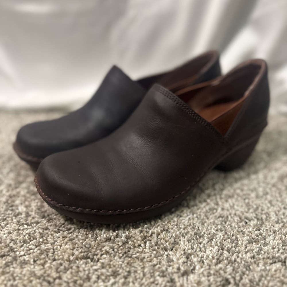 Women’s Merrill Clogs